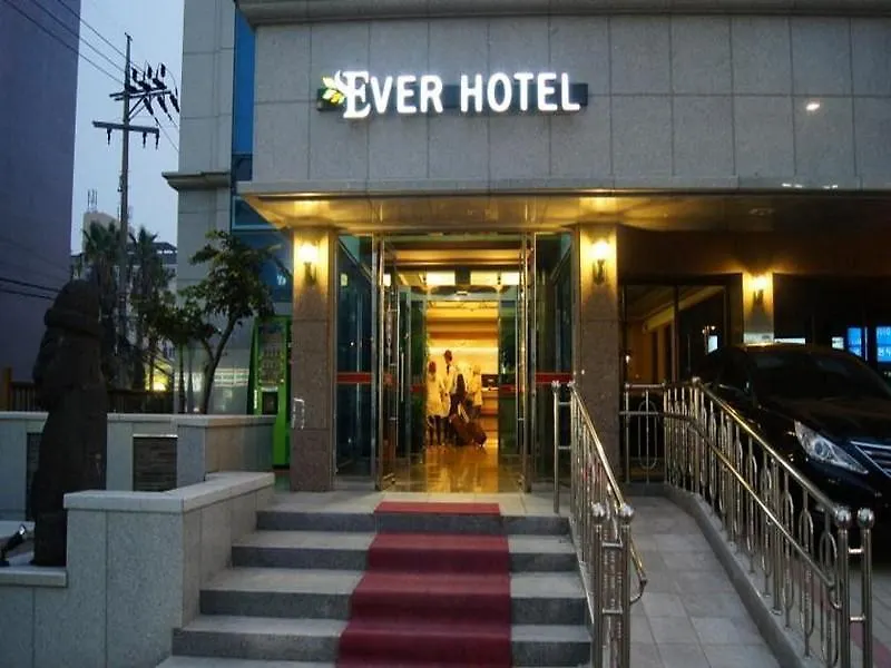 Ever Hotel Jeju 3*,